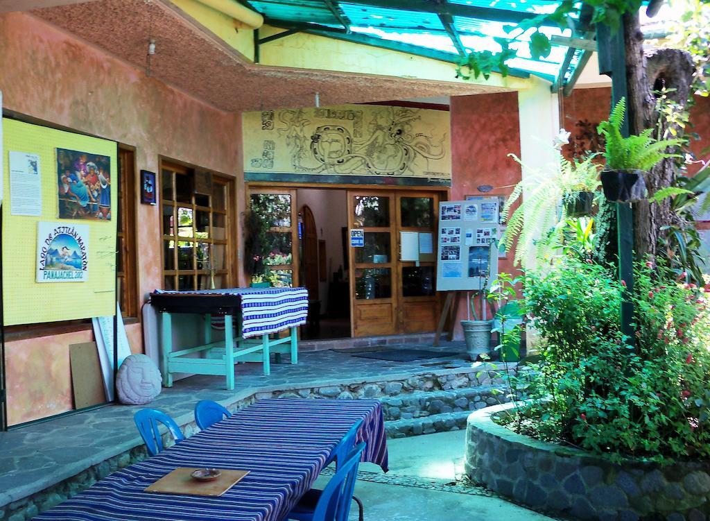 Posada Los Encuentros Panajachel Exterior photo