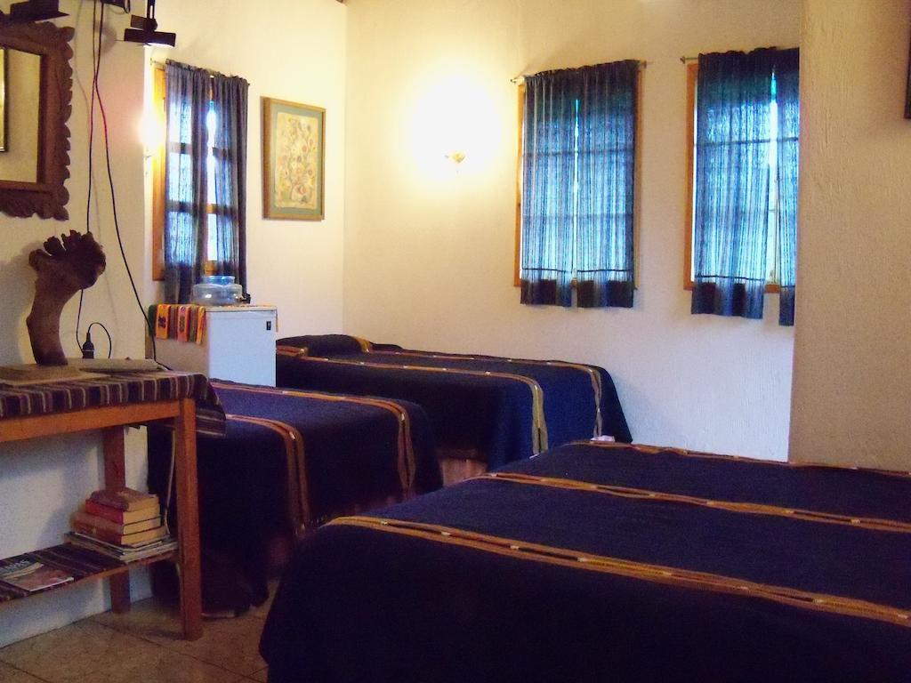 Posada Los Encuentros Panajachel Room photo